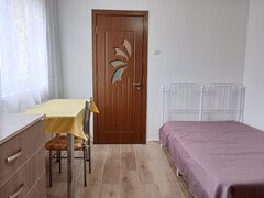 Sector 3, Titan, Postavarul